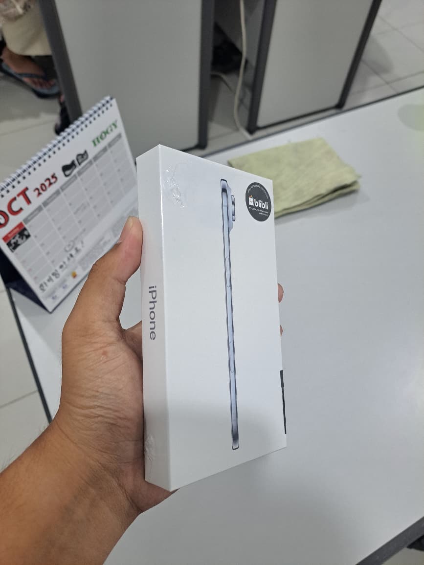 iPhone 16